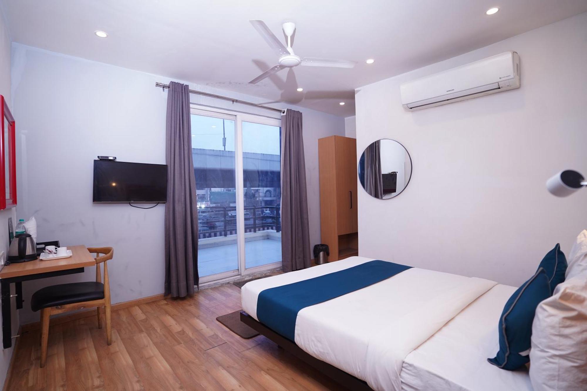 Hotel Mira Residency- Outer Ring Road, Paschim Vihar Делхи Екстериор снимка