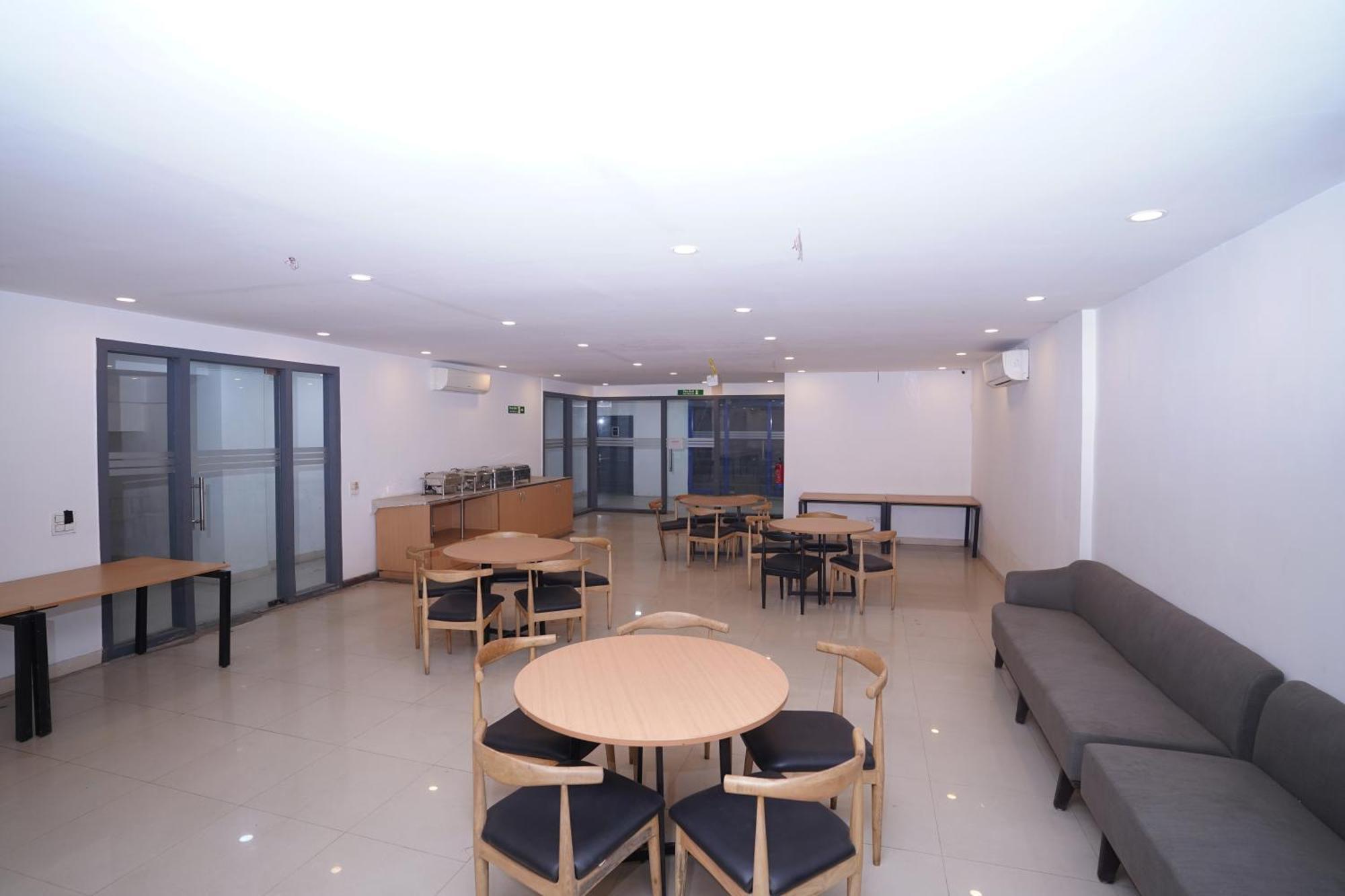 Hotel Mira Residency- Outer Ring Road, Paschim Vihar Делхи Екстериор снимка